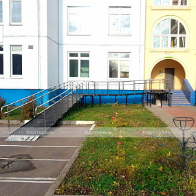 Площадка поворотная с резиновым настилом